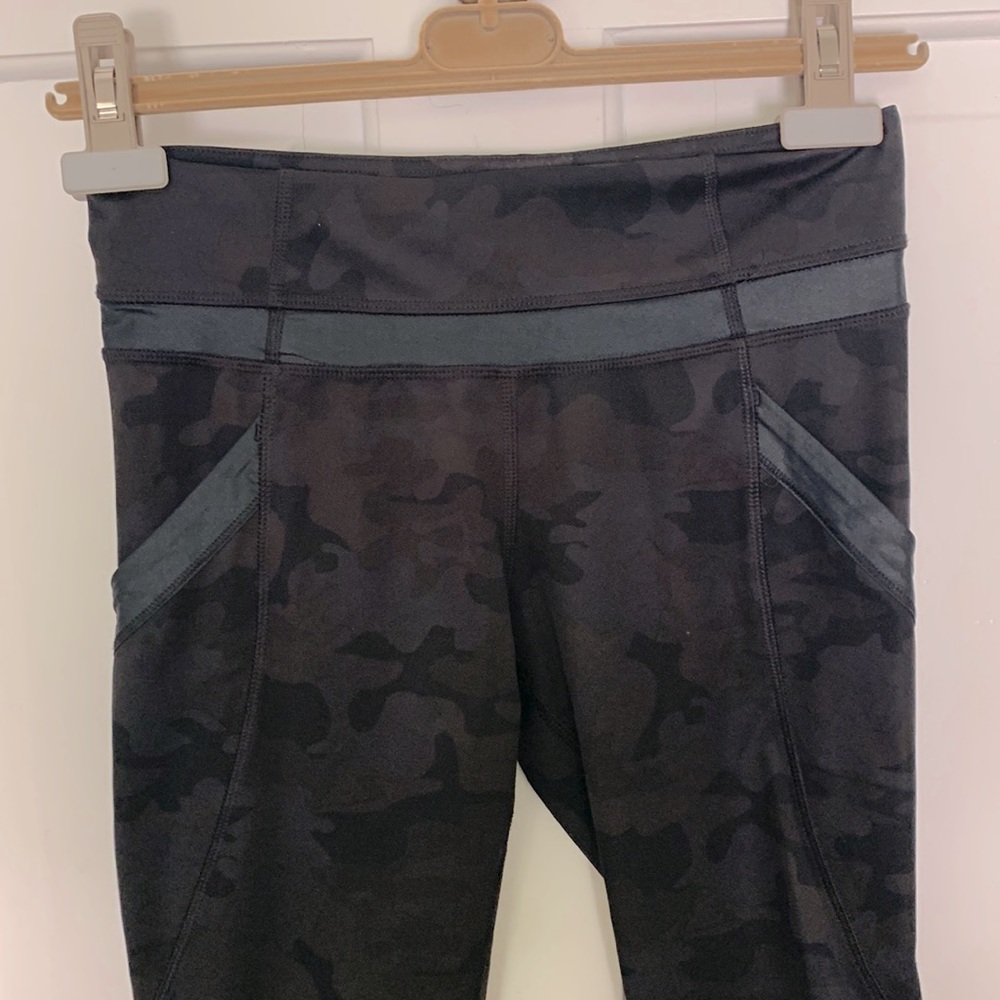 Lululemon Cropped Camo Leggings